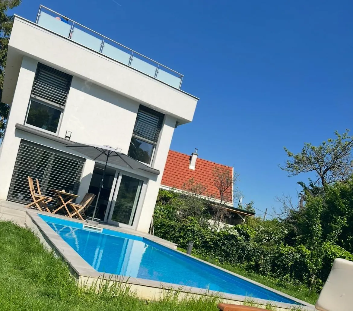 Villa Jaeger Mit Pool In Wien