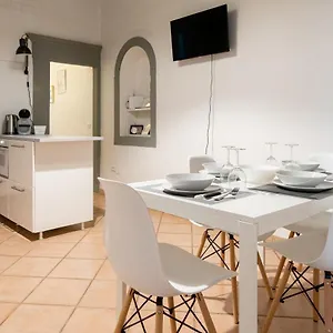 https://2-rooms-next-to-a-market-and-piazza-santa-croce.it-tuscanyhotel.com