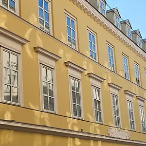 Hotel Easy By Stadtpark - Newly Renovated, Vienna